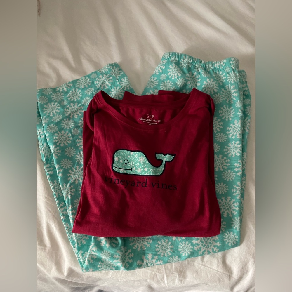 vineyard vines matching pajama set